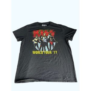 LICENSE Men's Kiss World Tour '77 inch Band Short Sleeve Graphic Tee